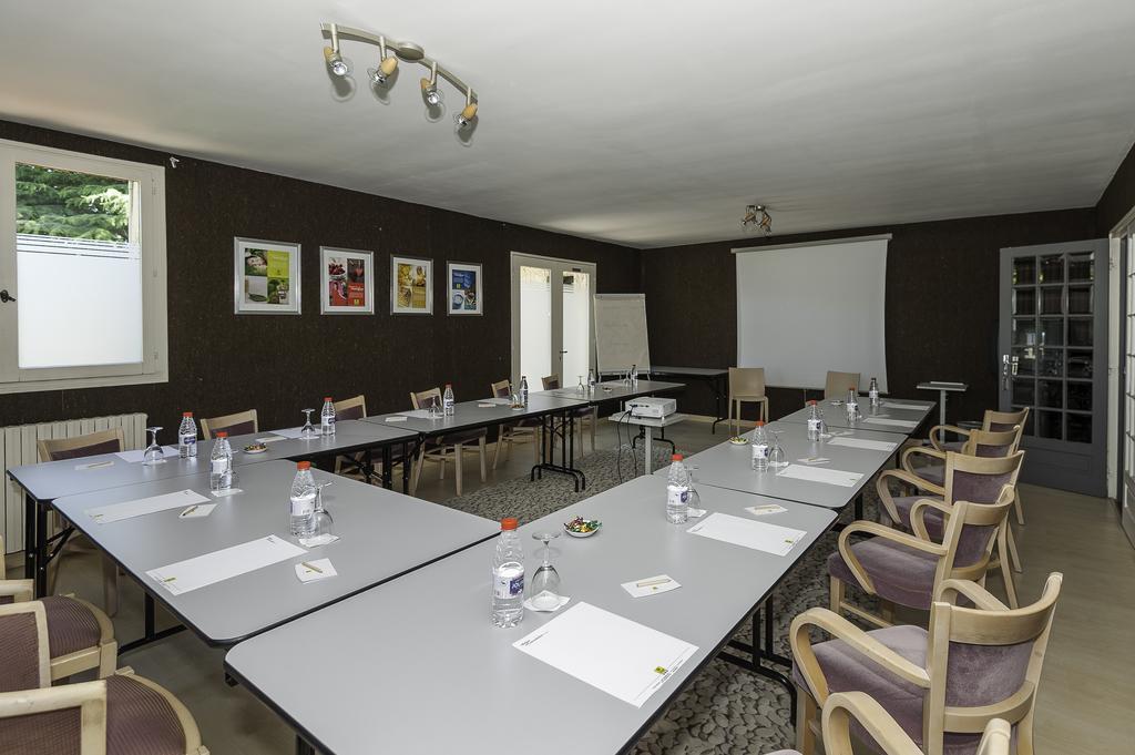 Logis Hotel - Restaurant Le Relais De Comodoliac Saint-Junien Ngoại thất bức ảnh
